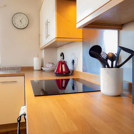 Apartman 2 Bed Flat *