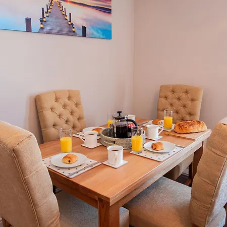 2 Bed Flat Apartament